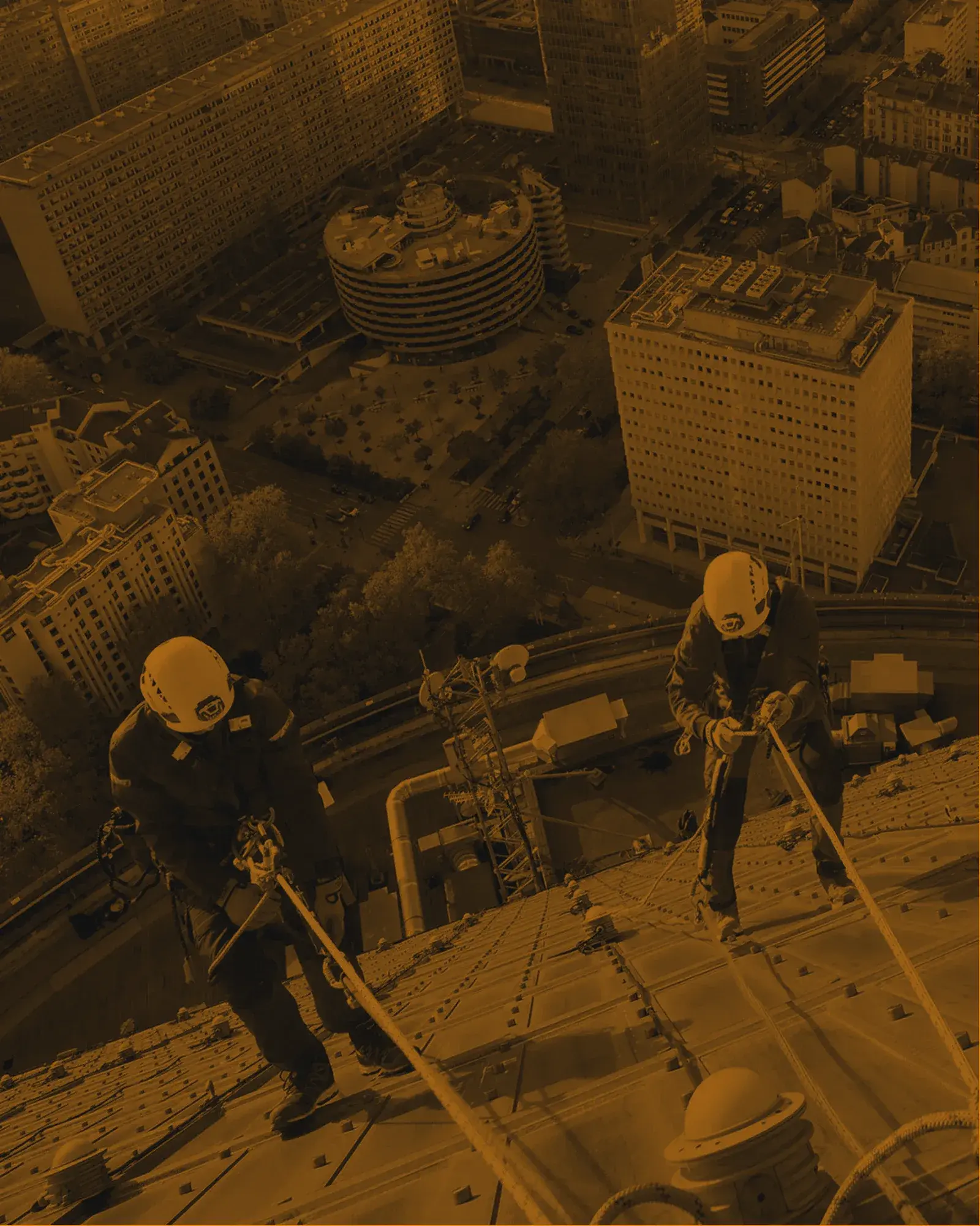Synthetic and steel round slings for rigging