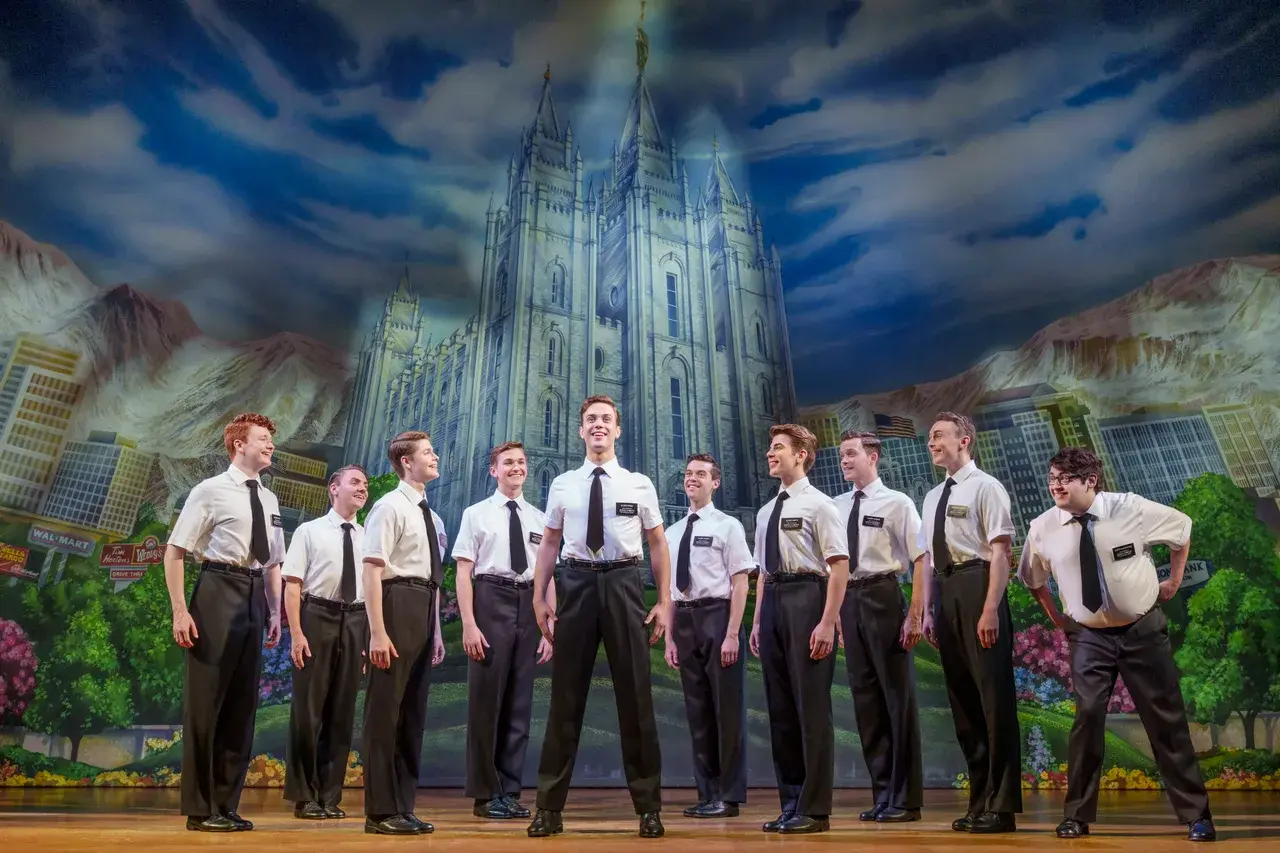 The Book of Mormon on tour - TSA set refurbishment and rigging